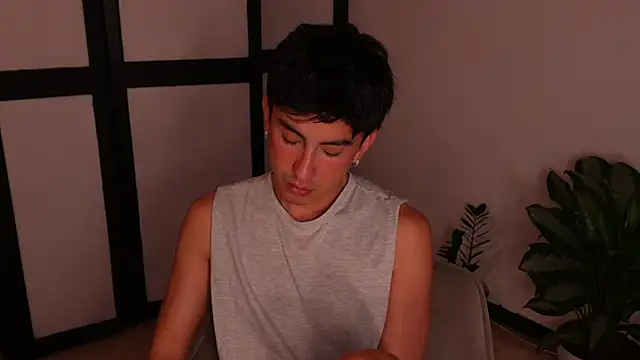 sweettaaron01 online show from June 19, 11:19 pm