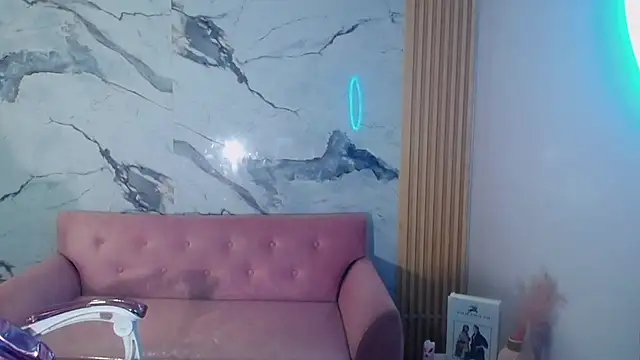 Snapshot of mady0619_ch chatting on October 3, 10:45 am mady0619 ch online show from October 3, 10:45 am