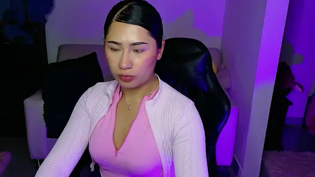 evelyn ch  online show from March 24, 7:30 pm