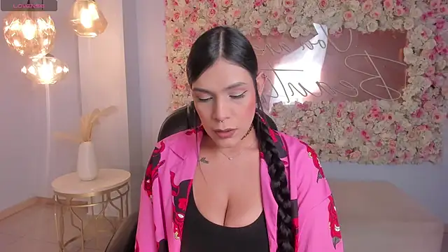 SarahYates online show from May 17, 11:12 pm