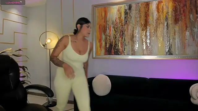 SarahYates online show from May 30, 4:09 am