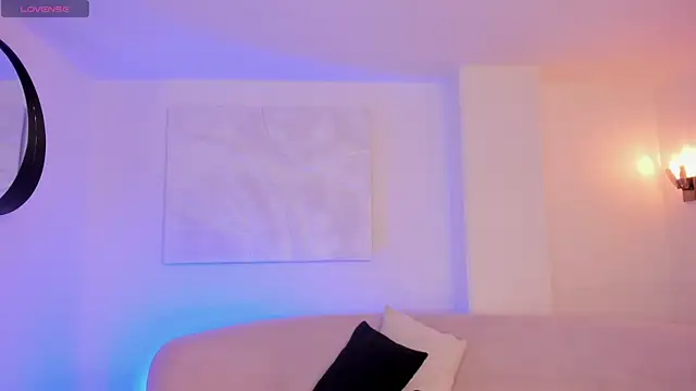 IsabellaMoreau online show from November 25, 8:09 pm