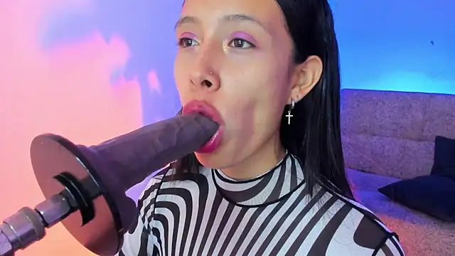 alicemoon   online show from December 20, 10:00 am