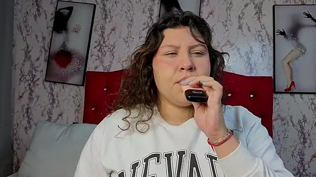 Snapshot of Larissa_Antonella chatting on February 13, 3:46 am Larissa Antonella online show from February 13, 3:46 am