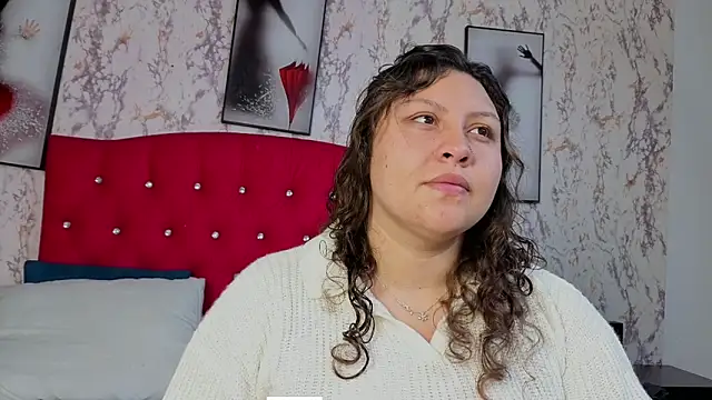 Snapshot of Larissa_Antonella chatting on February 24, 3:48 am Larissa Antonella online show from February 24, 3:48 am