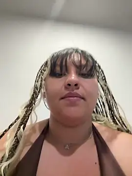 Snapshot of Larissa_Antonella chatting on April 23, 1:29 am Larissa Antonella online show from April 23, 1:29 am