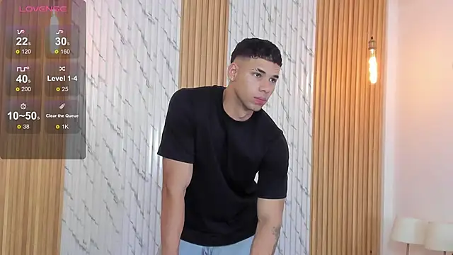 Snapshot of thomas_walker0 chatting on November 20, 11:32 am thomas walker0 online show from November 20, 11:32 am