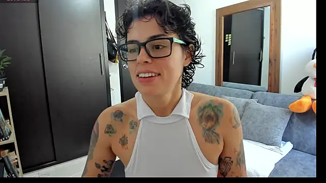 Snapshot of natt_op chatting on June 11, 2:26 pm natt op online show from June 11, 2:26 pm