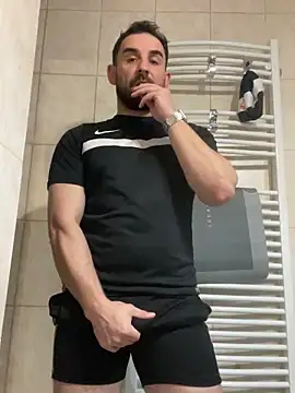 Snapshot of Shots_of_sperm chatting on September 22, 11:40 pm Shots of sperm online show from September 22, 11:40 pm