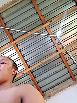 Snapshot of HugeTitisxx chatting on October 2, 9:05 am HugeTitisxx online show from October 2, 9:05 am