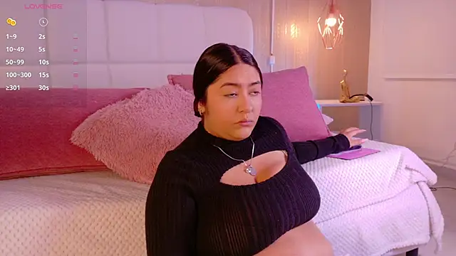 Leah Bensson online show from October 4, 3:54 pm