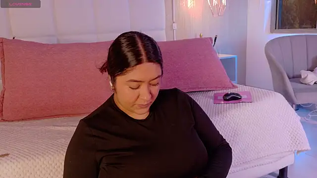 Leah Bensson online show from October 11, 2:59 pm