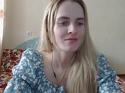 Snapshot of JayeTyler chatting on February 16, 7:04 am JayeTyler online show from February 16, 7:04 am