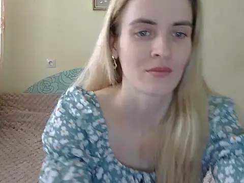 Snapshot of JayeTyler chatting on February 17, 7:49 am JayeTyler online show from February 17, 7:49 am