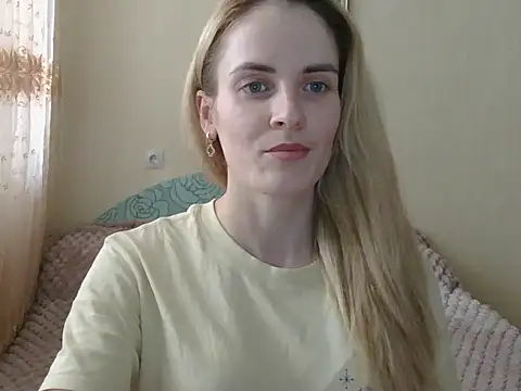 Snapshot of JayeTyler chatting on February 24, 6:33 am JayeTyler online show from February 24, 6:33 am