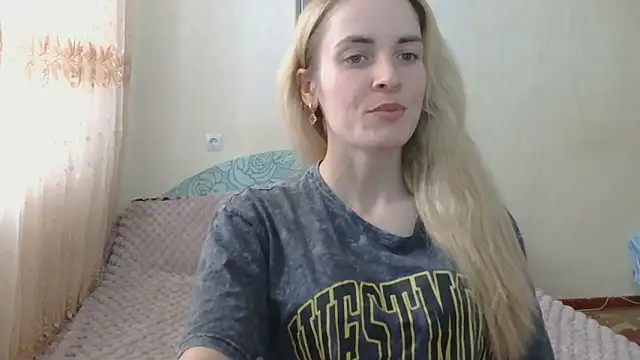 Snapshot of JayeTyler chatting on March 19, 7:12 am JayeTyler online show from March 19, 7:12 am