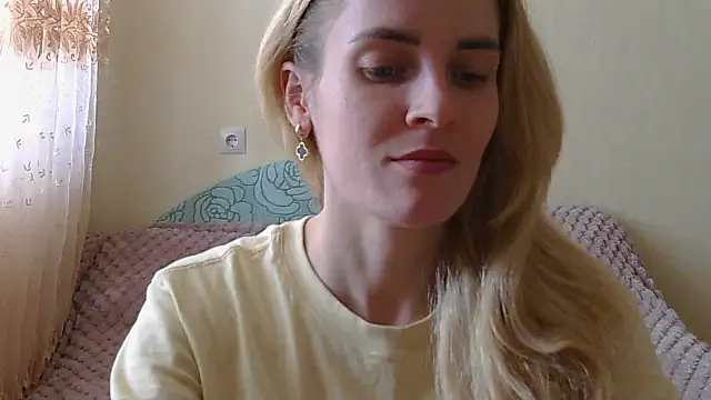 Snapshot of JayeTyler chatting on March 23, 7:23 am JayeTyler online show from March 23, 7:23 am