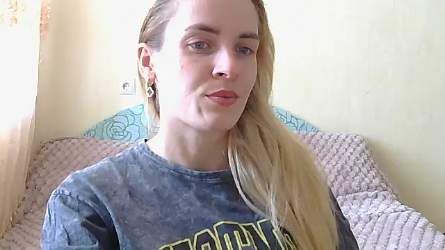 Snapshot of JayeTyler chatting on March 24, 7:02 am JayeTyler online show from March 24, 7:02 am