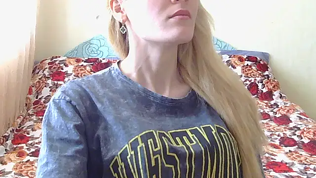 Snapshot of JayeTyler chatting on March 26, 7:03 am JayeTyler online show from March 26, 7:03 am