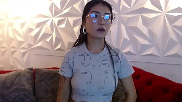 Snapshot of shantaal_24 chatting on October 17, 11:13 am shantaal 24 online show from October 17, 11:13 am