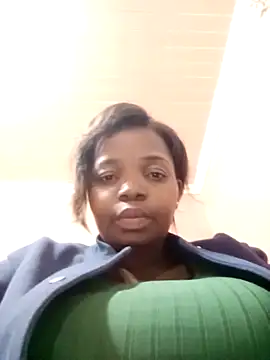 Snapshot of ShySexyBaddiexx chatting on February 14, 11:12 pm ShySexyBaddiexx online show from February 14, 11:12 pm