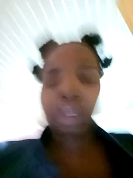 Snapshot of ShySexyBaddiexx chatting on February 22, 2:24 am ShySexyBaddiexx online show from February 22, 2:24 am