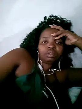 Snapshot of ShySexyBaddiexx chatting on March 13, 7:15 am ShySexyBaddiexx online show from March 13, 7:15 am