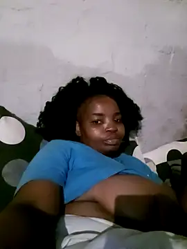 Snapshot of ShySexyBaddiexx chatting on April 7, 4:40 pm ShySexyBaddiexx online show from April 7, 4:40 pm