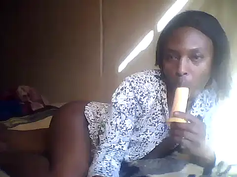 Snapshot of Blackyfreackygay chatting on June 7, 12:53 pm Blackyfreackygay online show from June 7, 12:53 pm