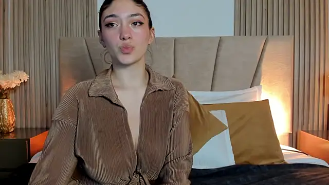 Snapshot of Victoria_Beaumont chatting on November 6, 11:33 am Victoria Beaumont online show from November 6, 11:33 am