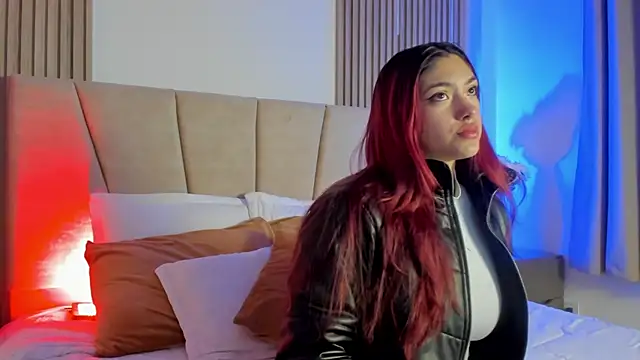 Snapshot of Victoria_Beaumont chatting on November 18, 11:36 am Victoria Beaumont online show from November 18, 11:36 am