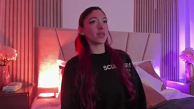 Snapshot of Victoria_Beaumont chatting on December 4, 3:38 am Victoria Beaumont online show from December 4, 3:38 am