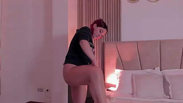 Snapshot of Victoria_Beaumont chatting on December 19, 11:50 am Victoria Beaumont online show from December 19, 11:50 am