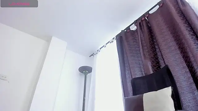 miaroberts69 online show from May 16, 9:13 pm