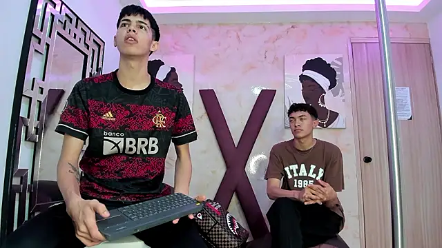 TWINKS FRIENDS online show from February 2, 1:21 pm