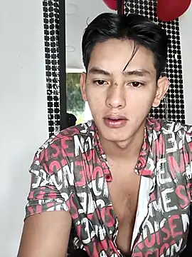 Snapshot of Hiroshi_Shen chatting on October 13, 12:27 pm Hiroshi Shen online show from October 13, 12:27 pm