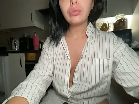 FrancescaXO online show from April 17, 4:48 am