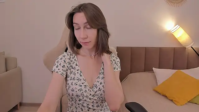 GoodGlamorGirl online show from October 7, 3:58 am