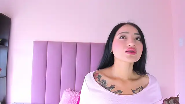 Snapshot of violet_myerrs chatting on November 17, 1:17 pm violet myerrs online show from November 17, 1:17 pm