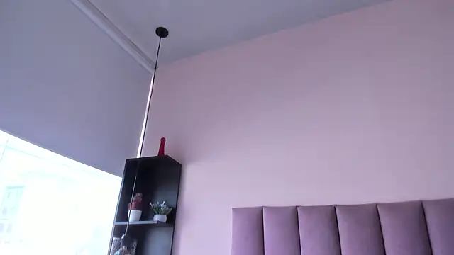 Snapshot of violet_myerrs chatting on November 29, 1:47 pm violet myerrs online show from November 29, 1:47 pm