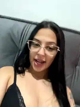 jujuarantes  2025 online show from September 24, 3:15 pm