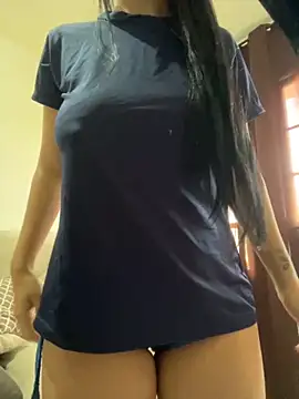 jujuarantes  2025 online show from November 18, 2:21 pm