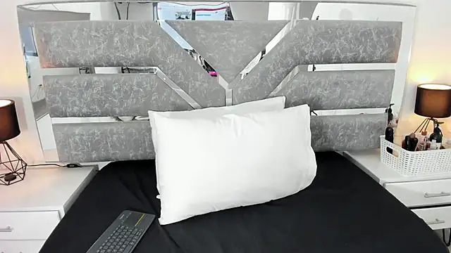 Karla-Lin online show from November 3, 12:17 pm