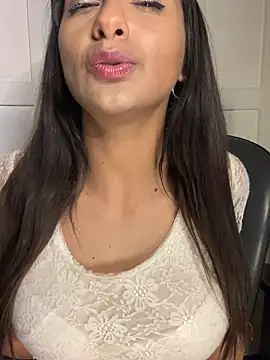 Snapshot of chicachocolate01 chatting on September 29, 2:27 am chicachocolate01 online show from September 29, 2:27 am