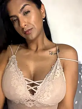 Snapshot of chicachocolate01 chatting on October 16, 2:56 am chicachocolate01 online show from October 16, 2:56 am