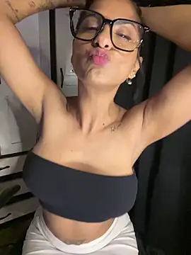 Snapshot of chicachocolate01 chatting on November 14, 3:38 am chicachocolate01 online show from November 14, 3:38 am