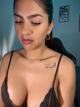 chicachocolate01 online show from July 6, 11:18 am