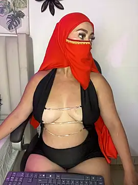 Snapshot of Aisha_Malek chatting on April 7, 10:09 pm Aisha Malek online show from April 7, 10:09 pm