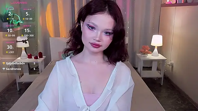 Snapshot of EmilyChaves chatting on June 4, 2:12 pm EmilyChaves online show from June 4, 2:12 pm