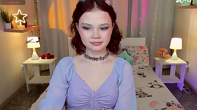 EmilyChaves online show from July 23, 7:06 am